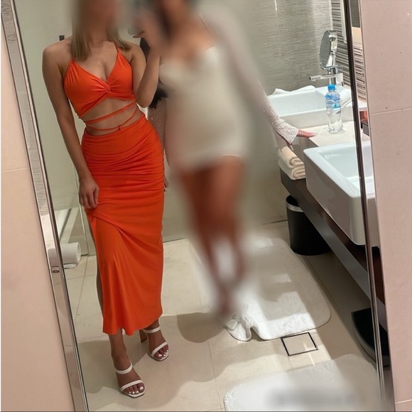 Dresses & Skirts - BACKLESS ORANGE MAXI DRESS